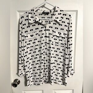 Karl Lagerfeld Paris women’s top button up Size XL with sunglasses print